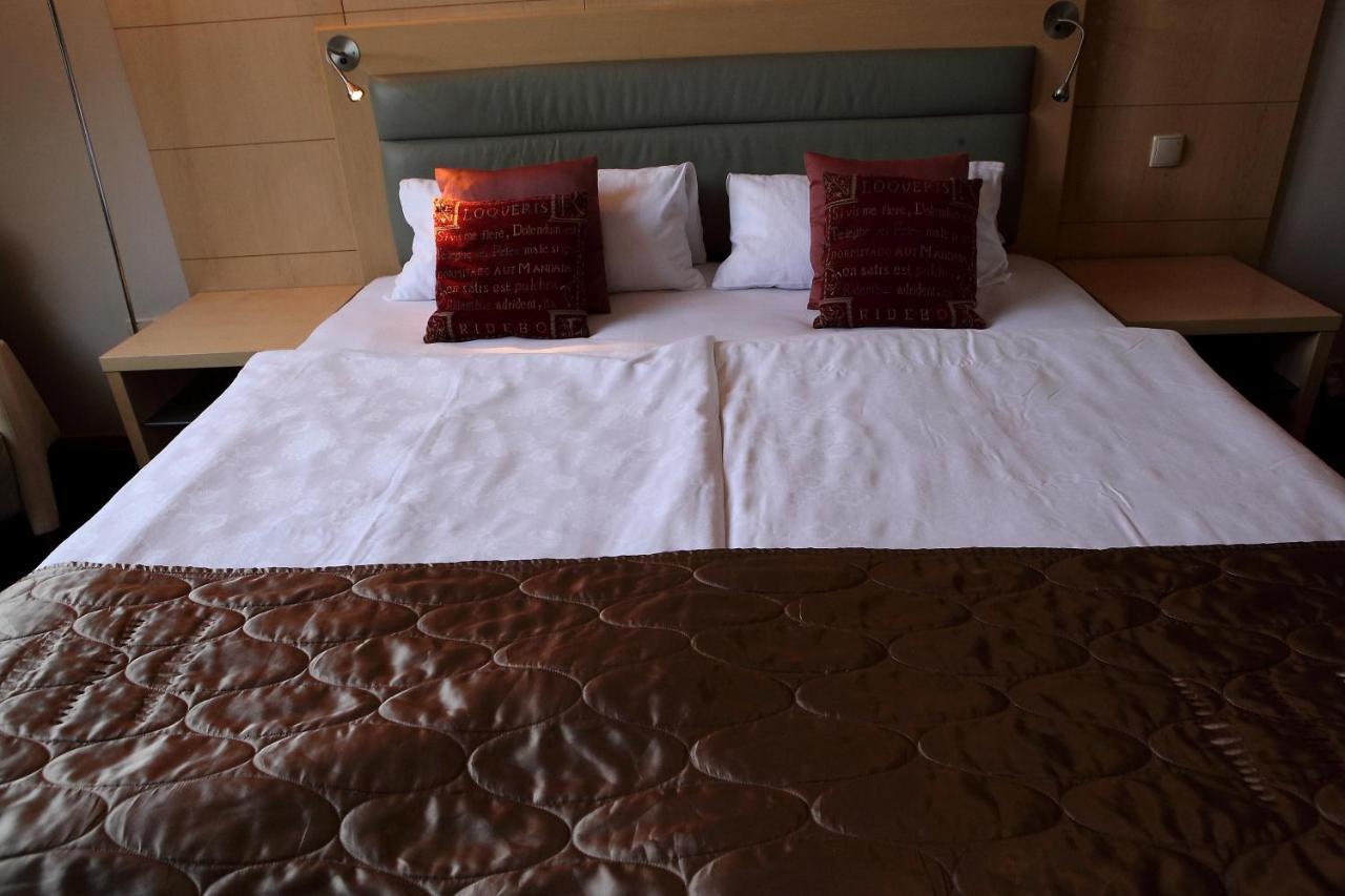 Hotel Katrina Ostrzeszów Buitenkant foto