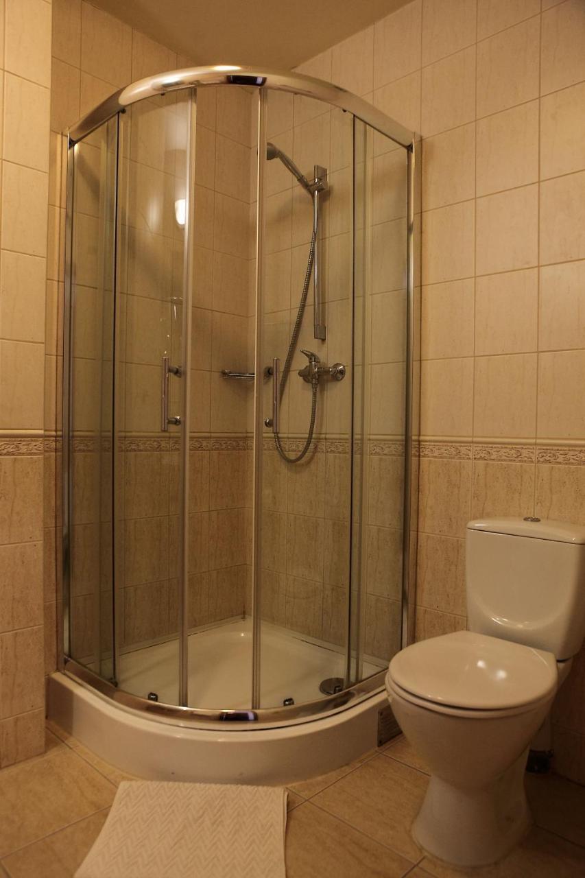 Hotel Katrina Ostrzeszów Buitenkant foto